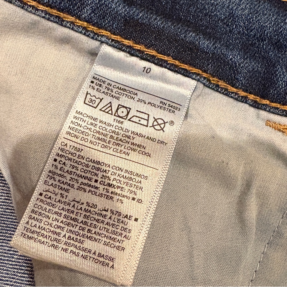 Old Navy Blue Denim Shorts Womens Size 10 Cuffed Mid Rise Festival Summer Jean - Picture 4 of 11